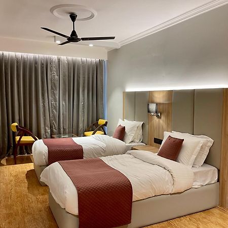 Hotel New Park Srīnagar Zewnętrze zdjęcie