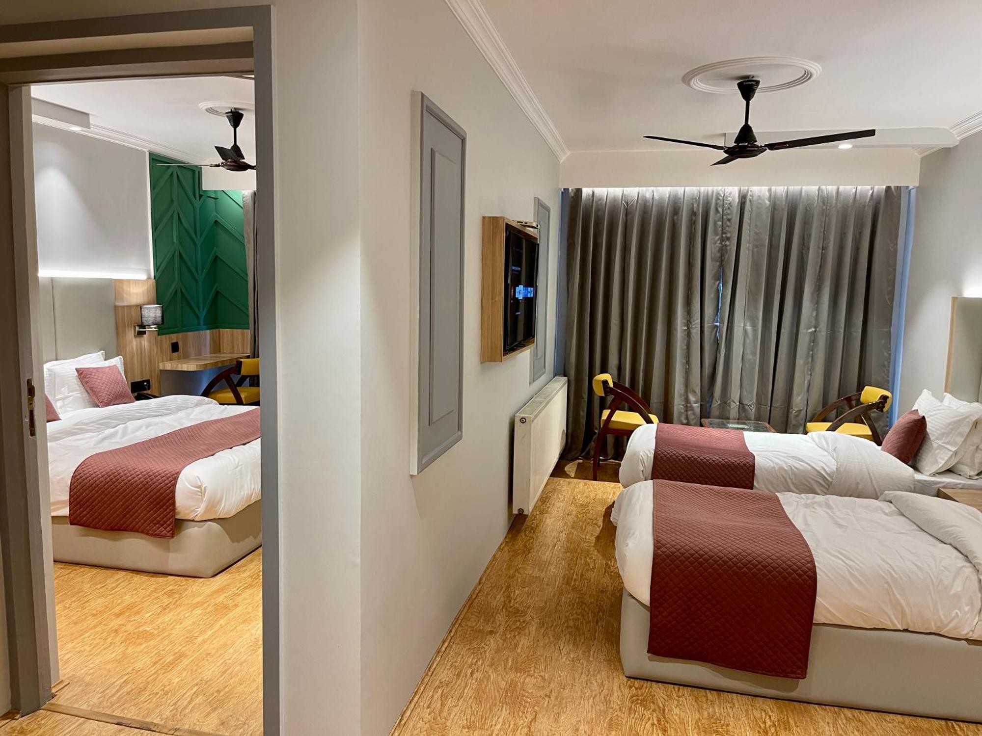 Hotel New Park Srīnagar Zewnętrze zdjęcie