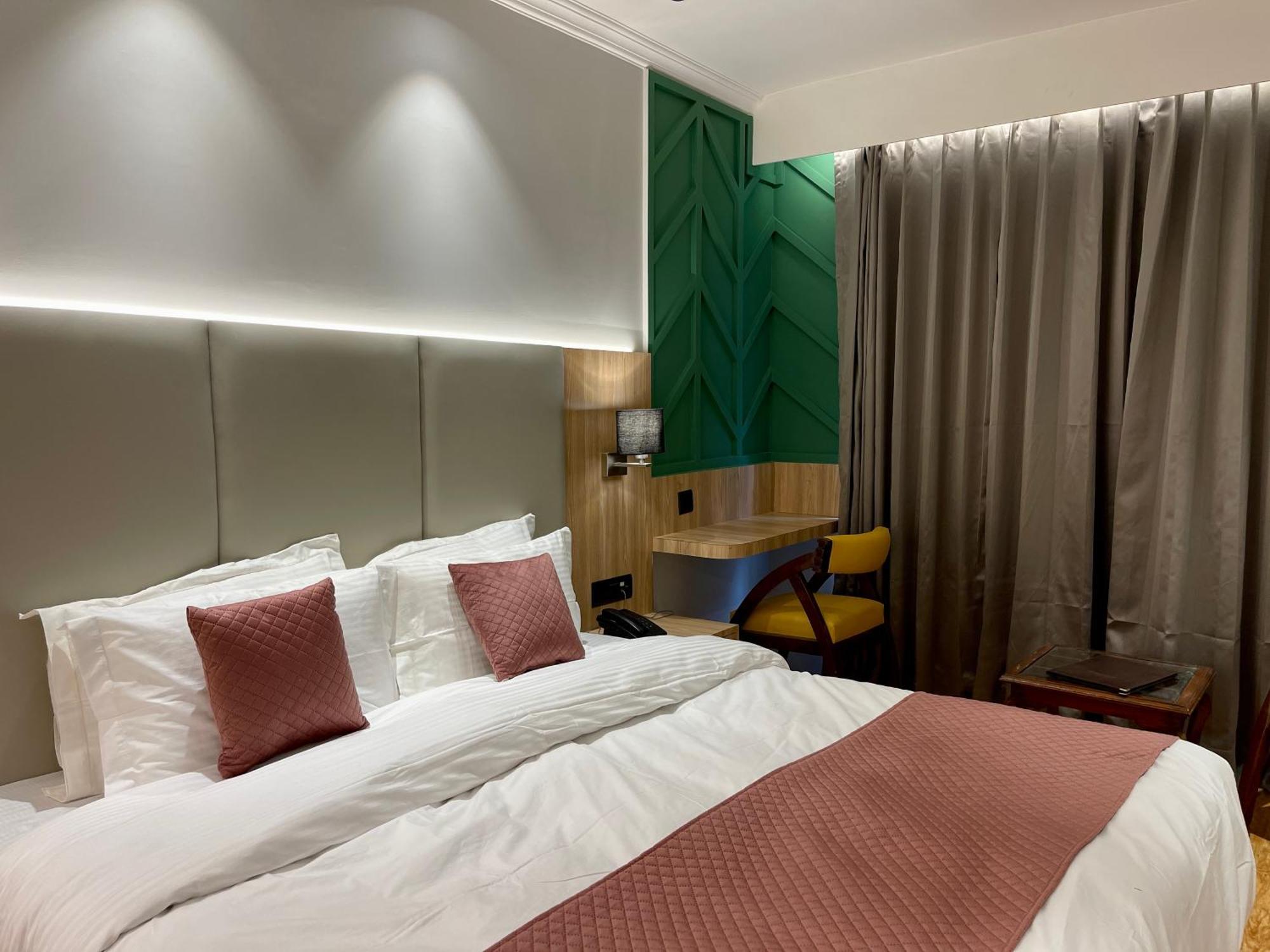 Hotel New Park Srīnagar Zewnętrze zdjęcie